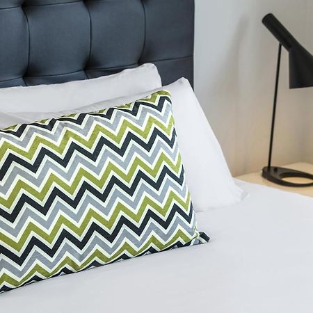 Oaks Brisbane Woolloongabba Suites Kamer foto